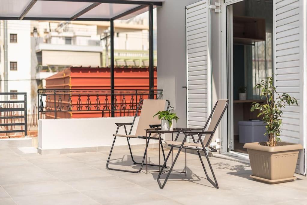 Peacock'S Terrace Apartment Пирея Екстериор снимка