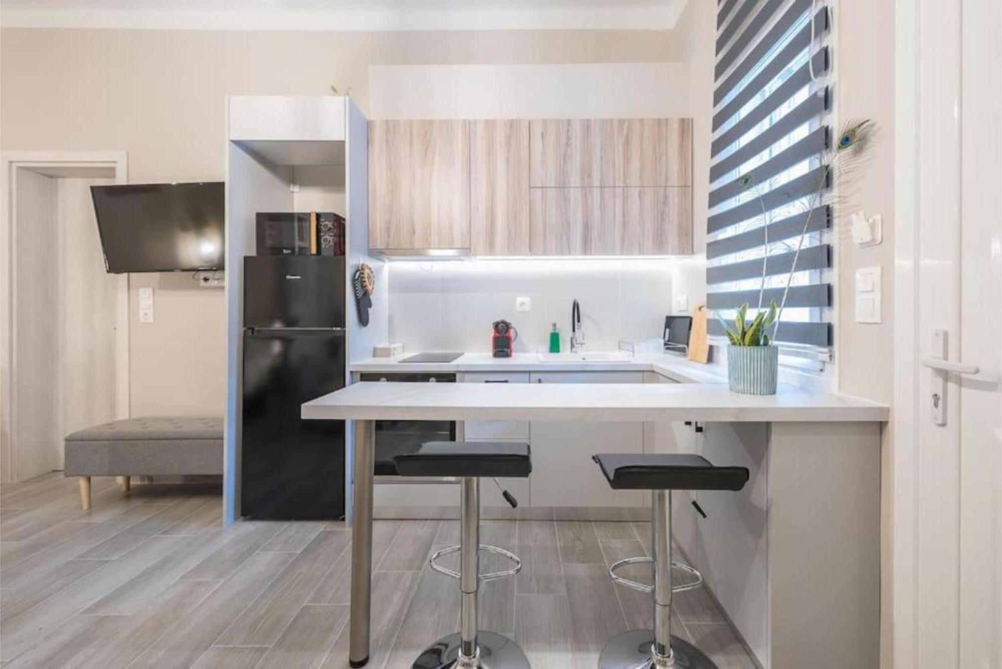 Peacock'S Terrace Apartment Пирея Екстериор снимка
