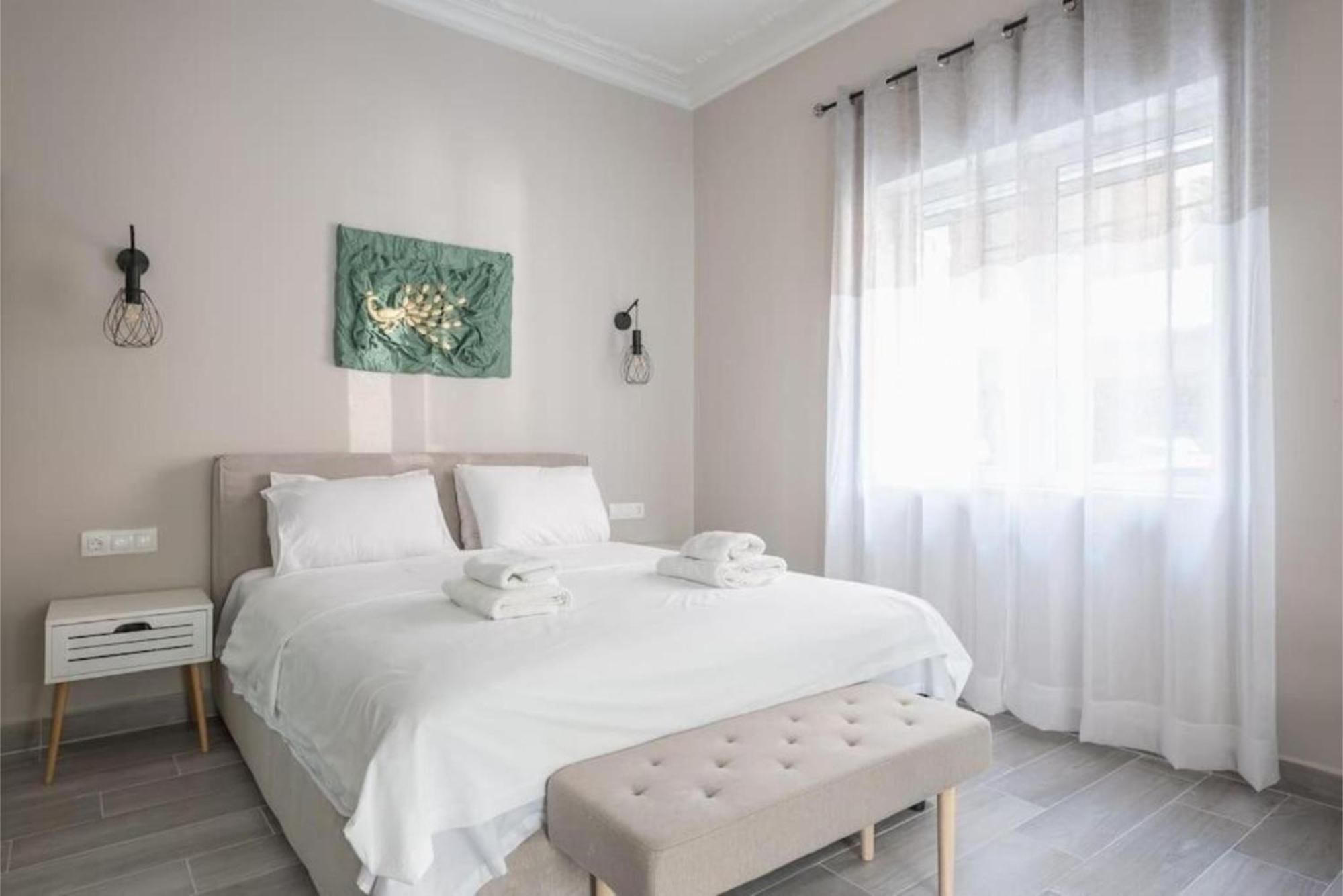 Peacock'S Terrace Apartment Пирея Екстериор снимка